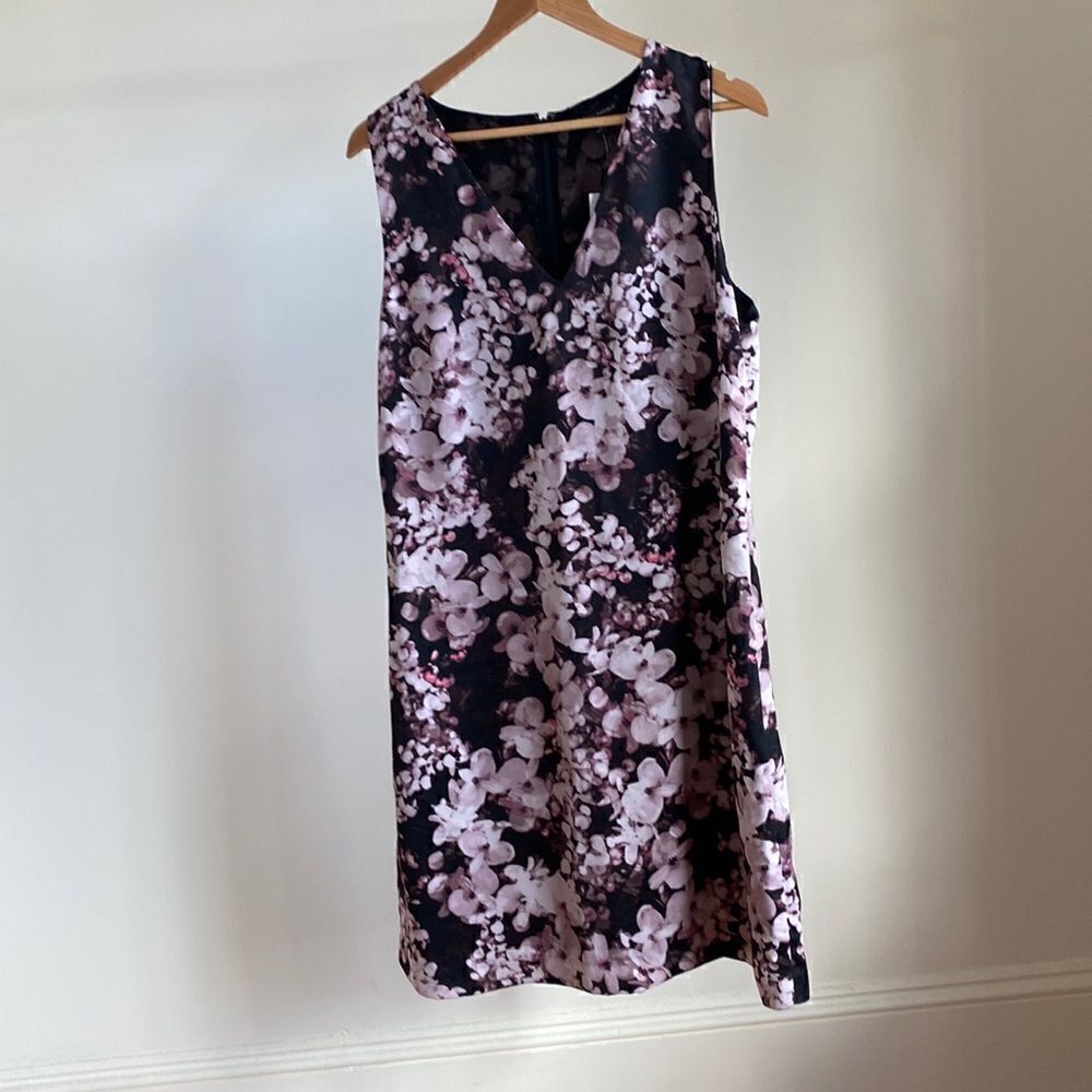 NWT Sleeveless V-neck Floral Shift Dress by BR - Picture 3 of 13